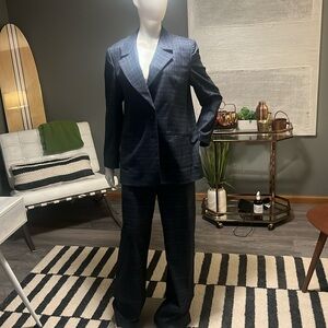Great Banana Republic women’s suit.